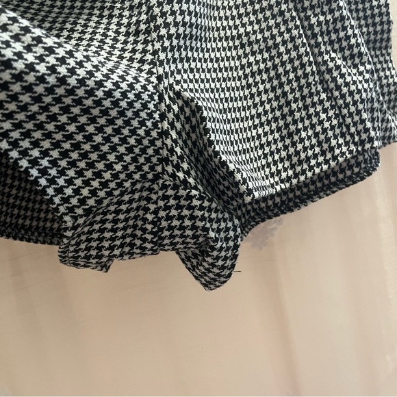 Black and White Houndstooth Wrap Skort with Faux Button Details NWOT - Picture 10 of 15